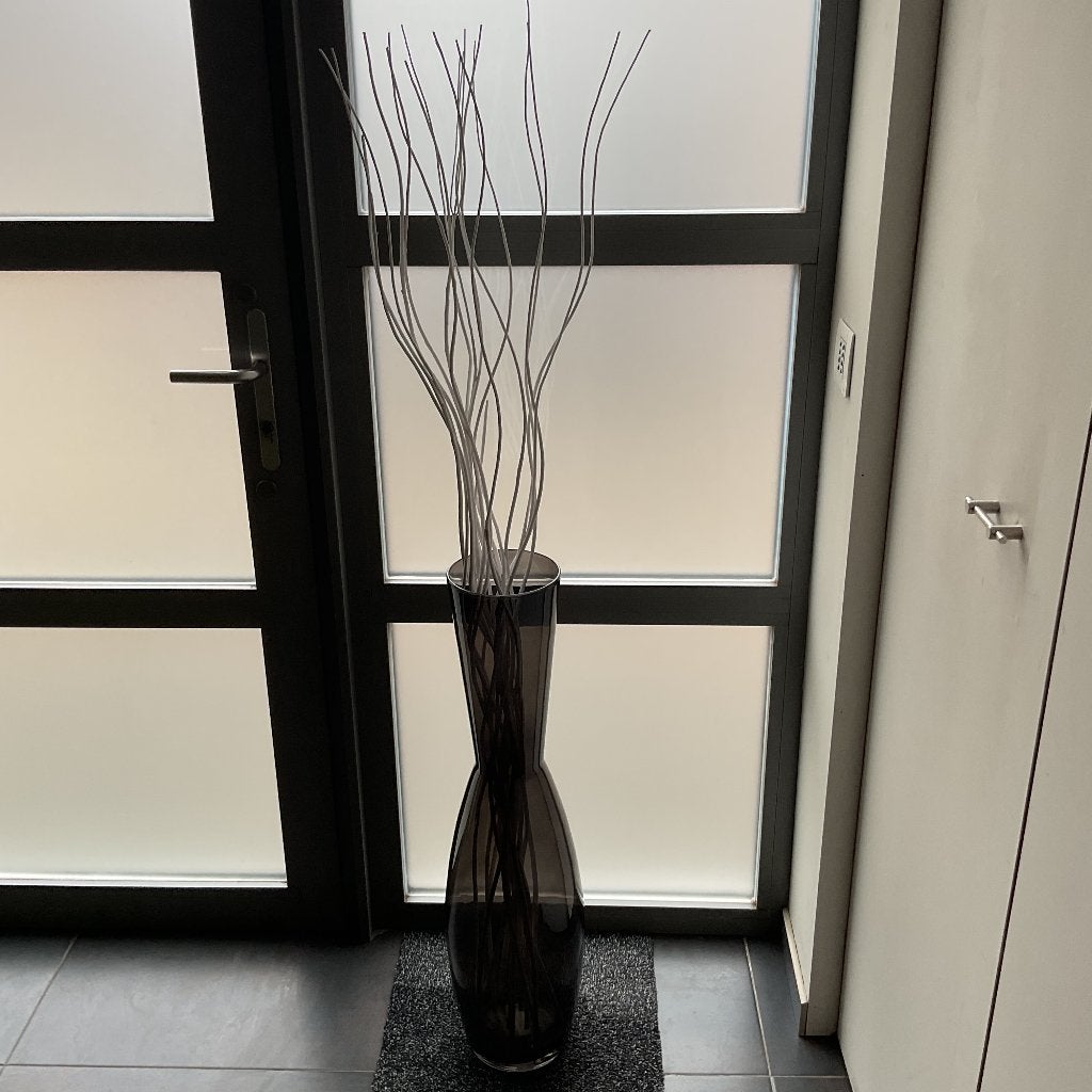 IKEA FYLLIG vloervaas 81 cm - rookglas - Handmade Quality, Huis en Inrichting, Woonaccessoires | Vazen, Ophalen, 81 cm, Handgemaakt