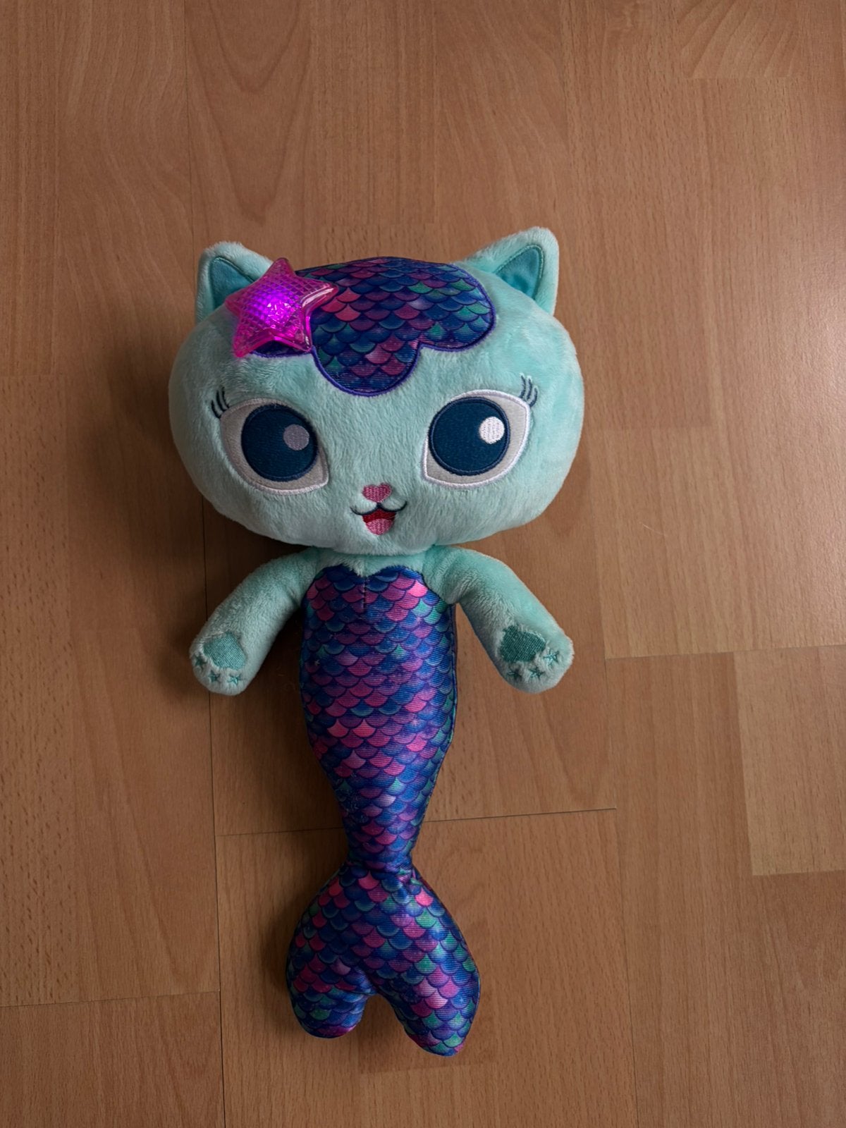 Gabby’s poppenhuis sprekende Meerminkat knuffel, Ophalen of Verzenden, Zo goed als nieuw