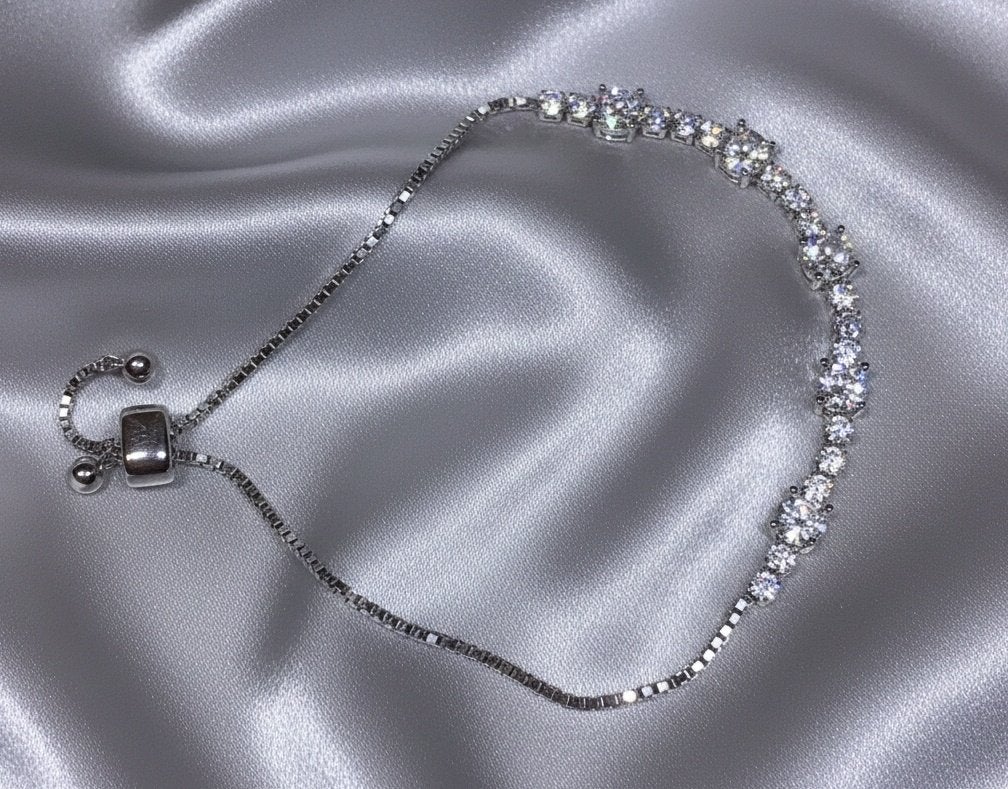 armband zilver met witte diamantjes toggle Lovisa, Neuf, Enlèvement ou Envoi, Avec strass, Autres matériaux