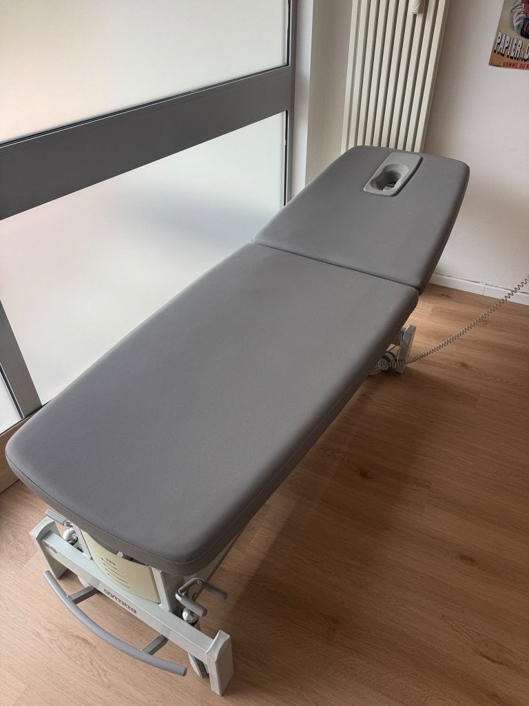 Gymna-massage/onderzoekstafel, Ophalen, Zo goed als nieuw