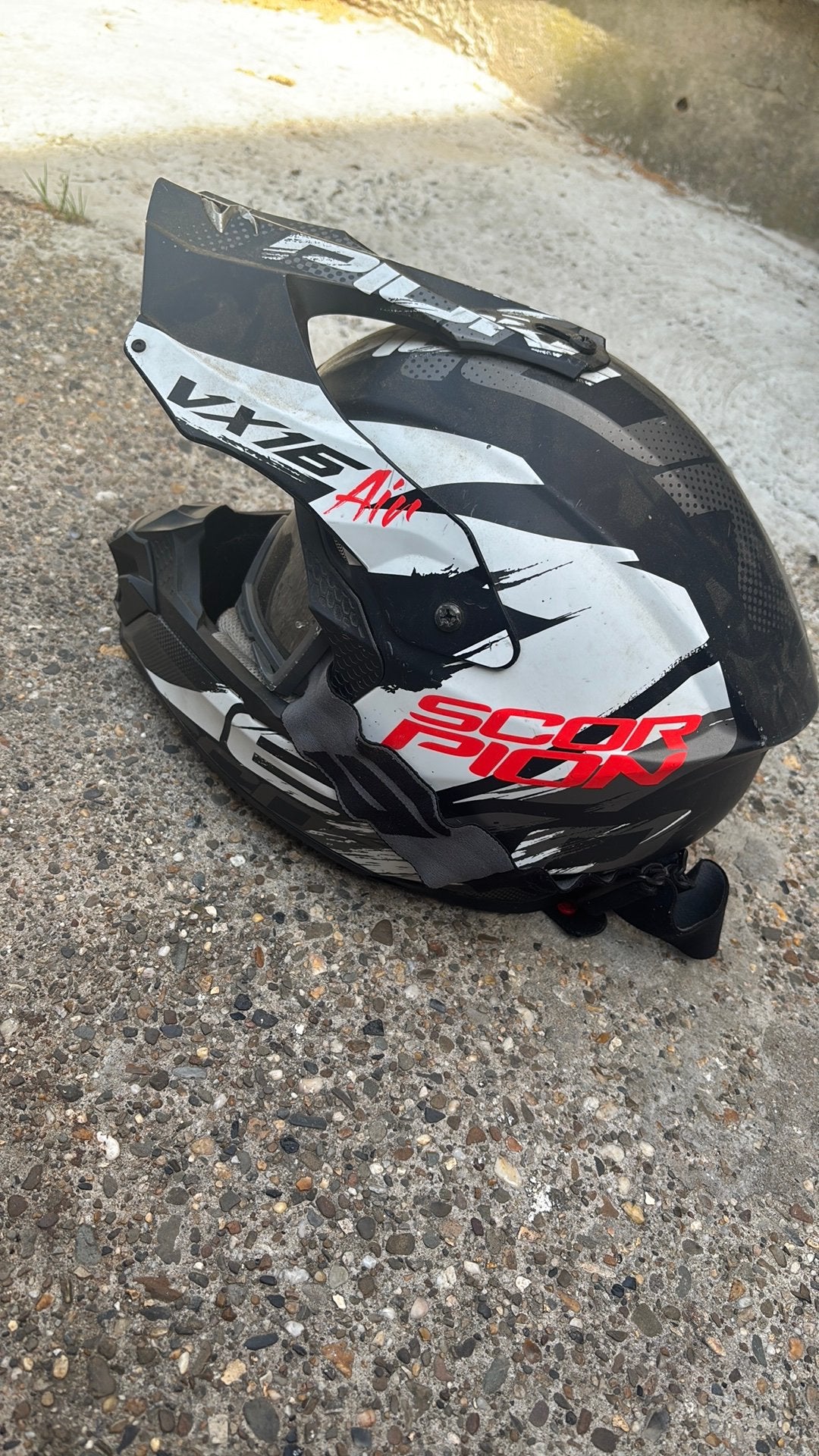 Helm, Motoren, Ophalen