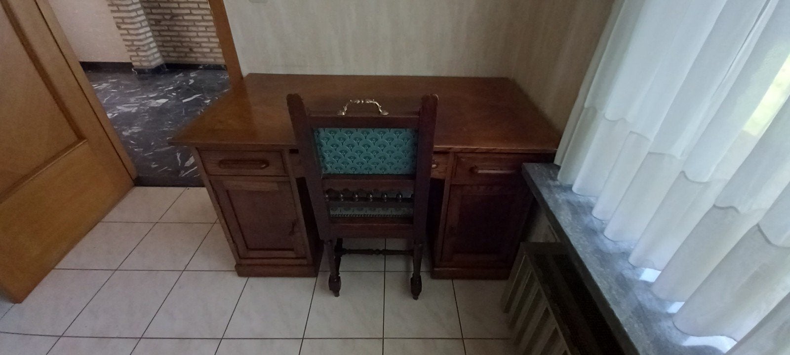 Klassiek antiek bureau, Huis en Inrichting, Ophalen