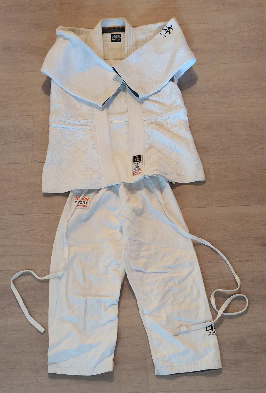 Costume de judo, Porté, Blanc, Sport de combat, Enlèvement