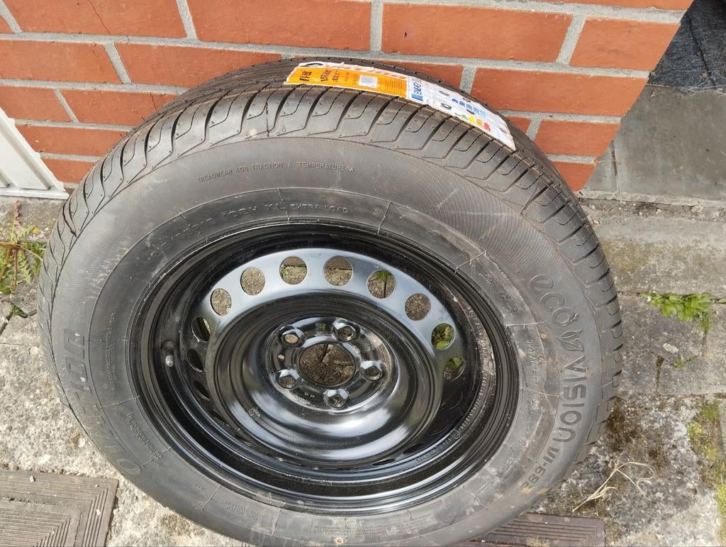 Nieuw reservewiel, velg en bandenprijs 120 euro, tel 04712, Nieuw