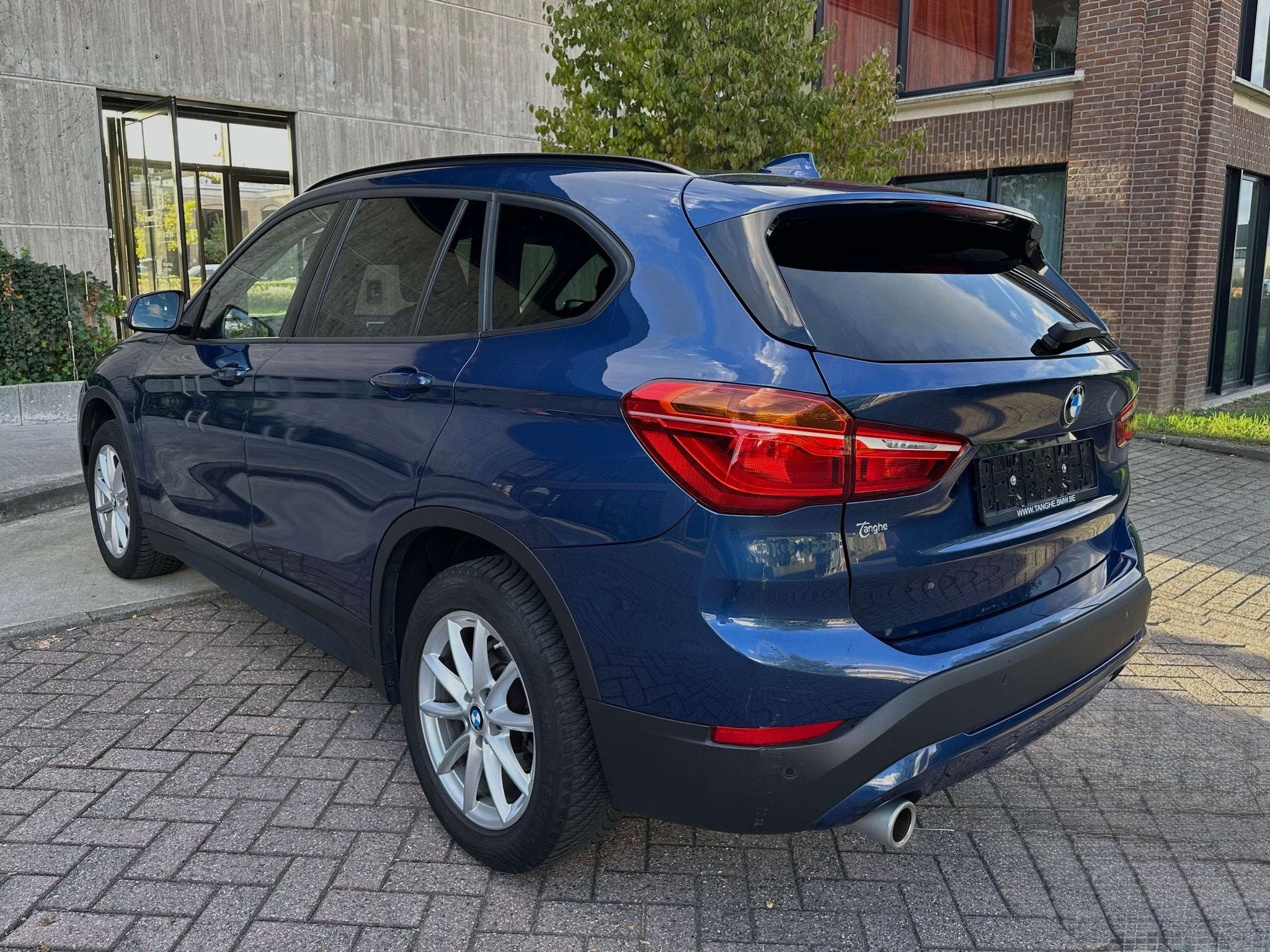 BMW X1 1.5 sDrive18i*CARPLAY*VAT*FULL LEATHER*GARANTIE 12 MA, Autos, Achat, Euro 6, Entreprise, 5 portes
