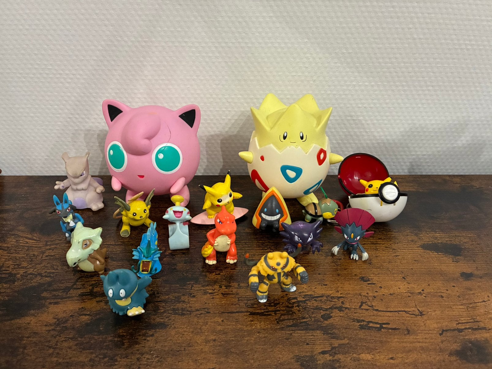 Pokemon figuren tommy, Hobby en Vrije tijd, Verzamelkaartspellen | Pokémon, Ophalen of Verzenden, Zo goed als nieuw