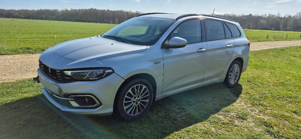 fiat tipo benzine 100 pk bj 2021 plaatschade, Auto diversen, Ongevalwagen, Fiat, Handgeschakeld, Benzine, Break, Zilver of Grijs