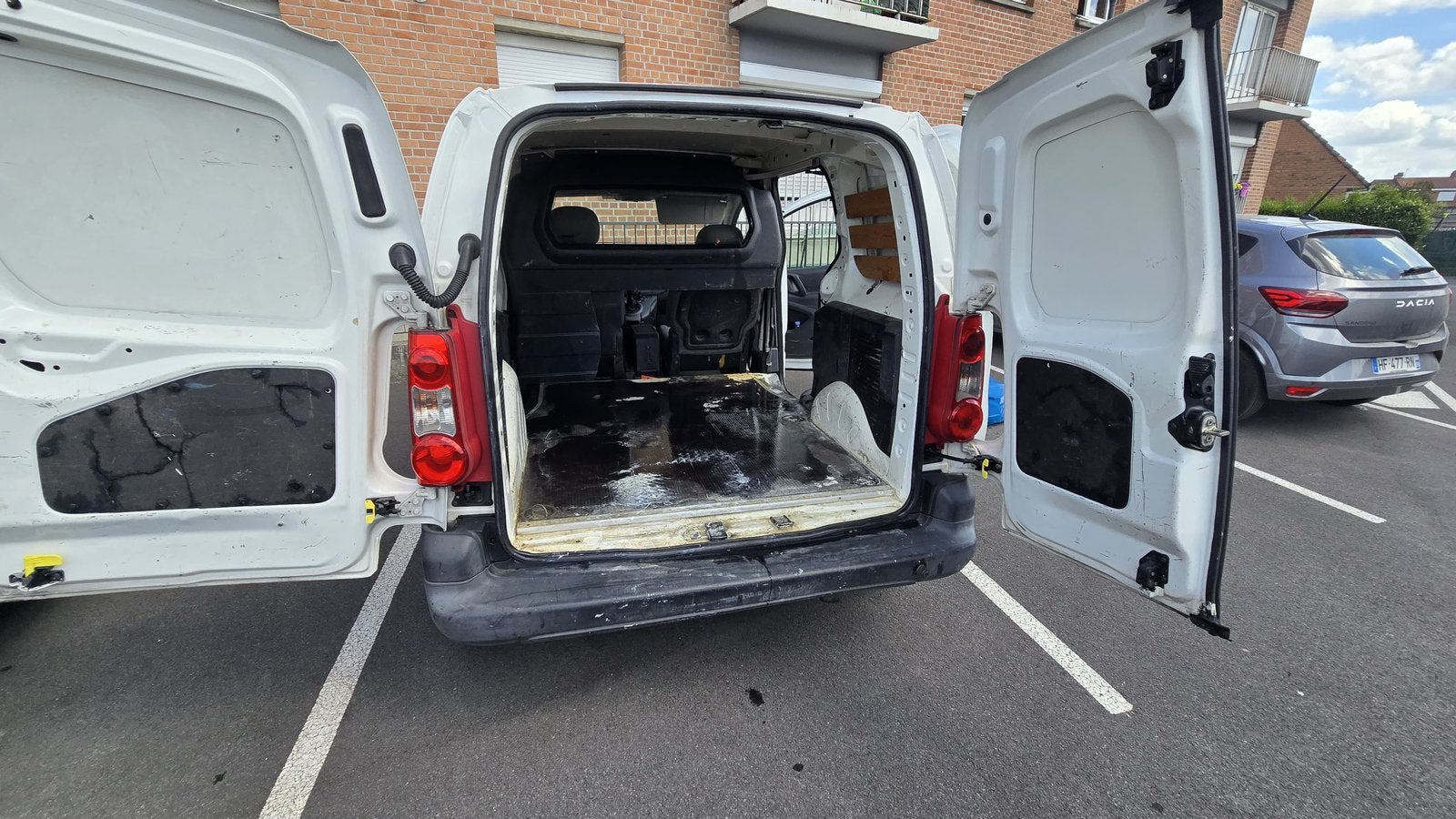 Peugeot partner, 75 kW, Achat, 2 places, Boîte manuelle