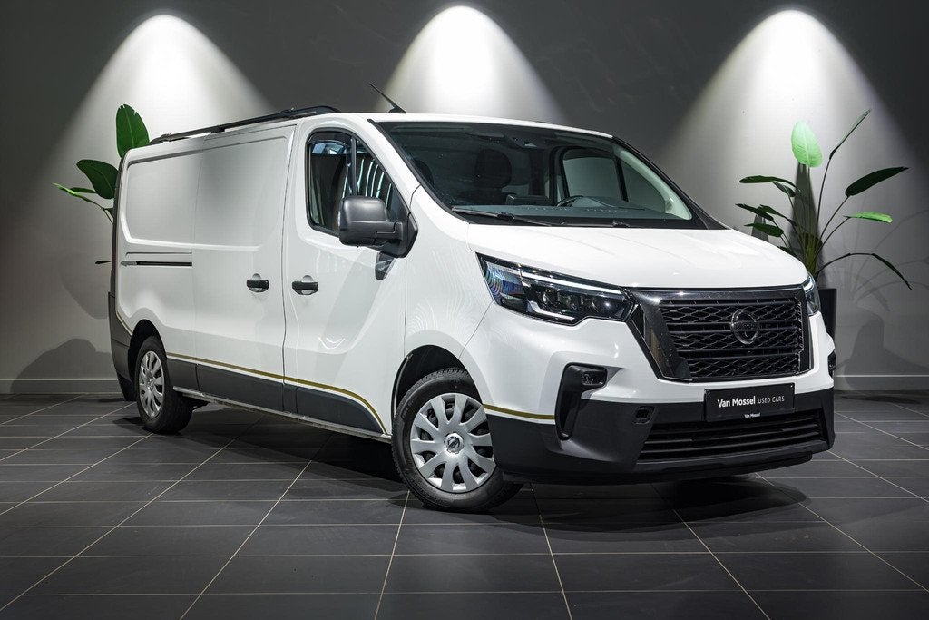 Nissan Primastar L2H1 2.0 dCi 130 N-Connecta 3.0T TREKHAAK |, Auto's, Voorwielaandrijving, 4 deurs, Stof, Gebruikt