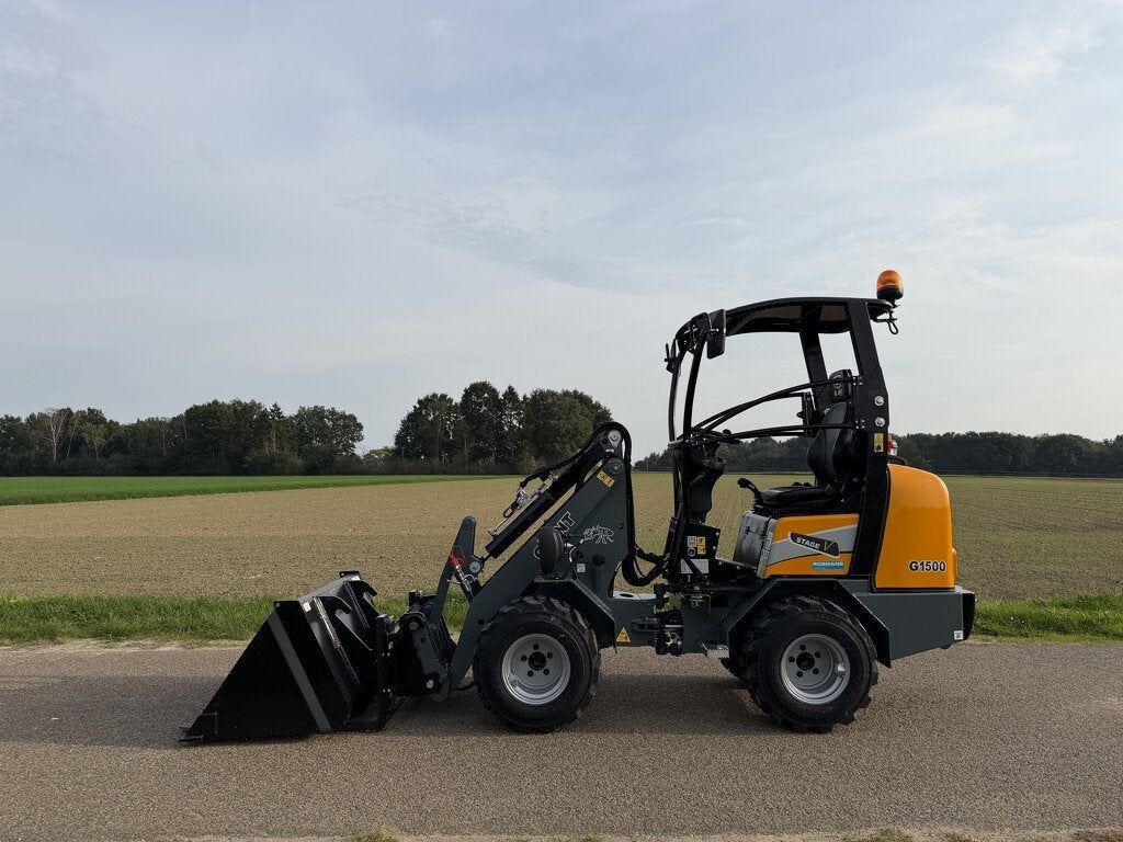 Giant G1500 minishovel / kniklader NIEUW (vast dak, hoge gie