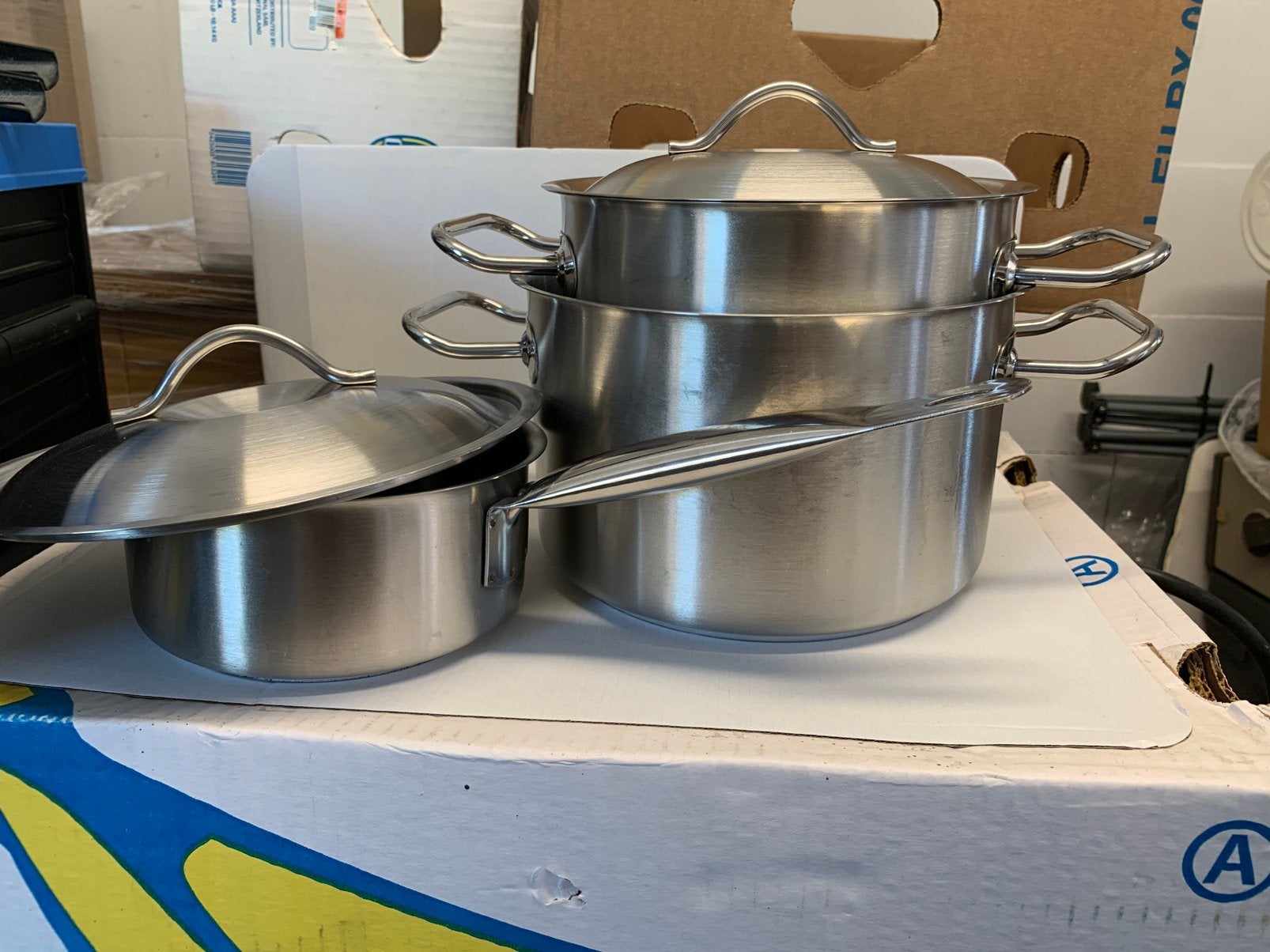 2 grandes casseroles et une casserole, Inox, Comme neuf, Autres marques, Casserole, Bidon ou Boîte