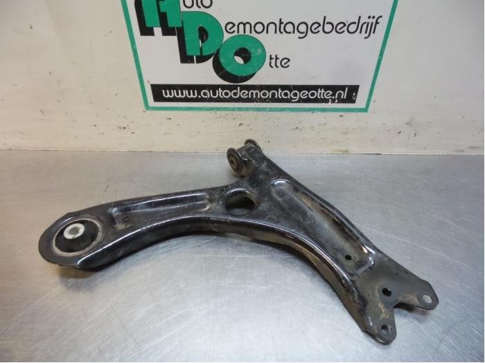 Bras de suspension avant droit d'un Volkswagen UP (UP 11-), Autos : Pièces & Accessoires, Volkswagen, -, 3 mois de garantie, Utilisé