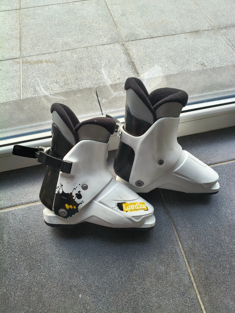 Skibotjes kind maat 32 à 33, Sports & Fitness, Enlèvement, Utilisé, Ski, Autres types