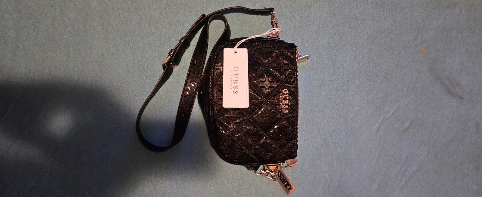 A vendre 50e petit sac guess neuf acheté 125e a gilance cora, Enlèvement, Neuf