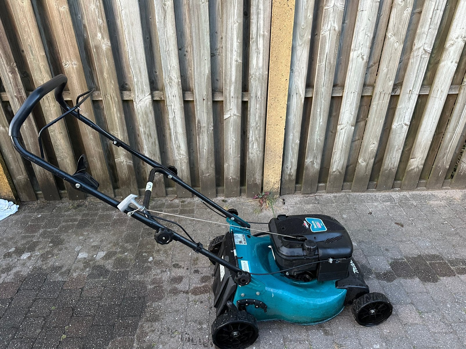 Makita grasmaaier, Jardin & Terrasse, Tondeuses à gazon, Enlèvement, Comme neuf, Bac de ramassage