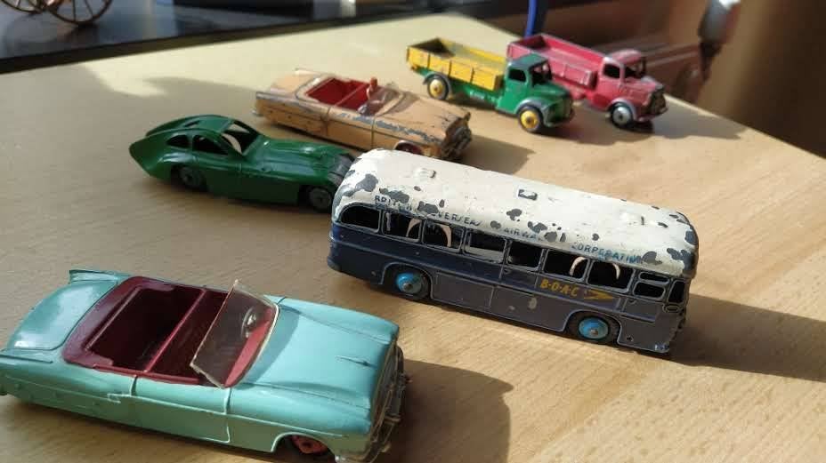 6 oude DINKY TOYS, made in England, Ophalen of Verzenden, Gebruikt, Overige typen, Dinky Toys
