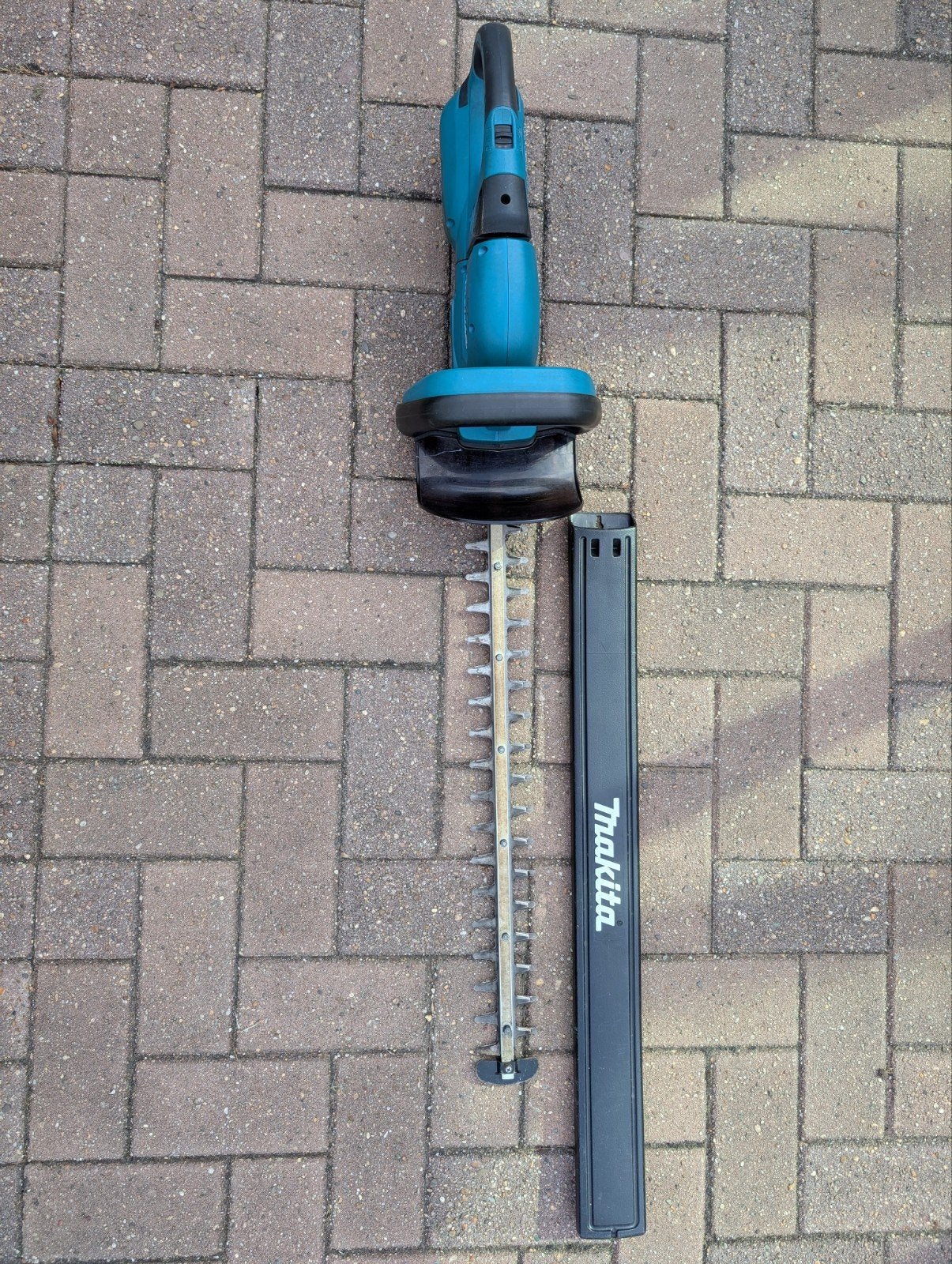 Makita heggenschaar 36v 650mm DUH651 36V, Tuin en Terras, Heggenscharen, Ophalen, Gebruikt, Accu, Makita