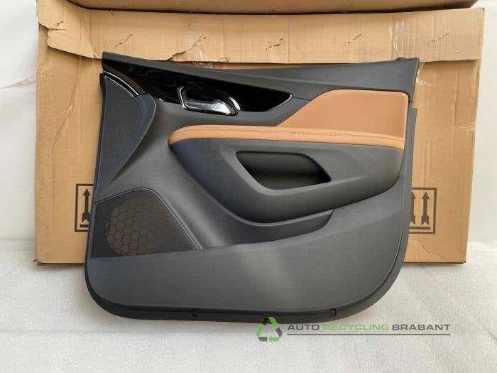 Revêtement portière 4portes avant droite d'un Opel Mokka, -, Opel, 3 mois de garantie, Utilisé