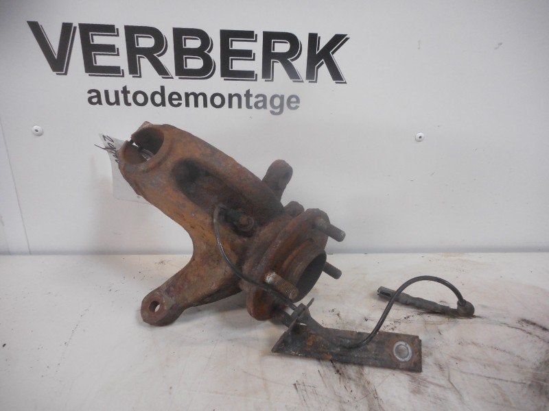 MOYEU DE ROUE AVANT DROIT Ford Focus 1 (01-1998/11-2004), Henry-Ford-Straße  1
50735  Köln, DE, Ford-Werke GmbH, Kunden@ford.com