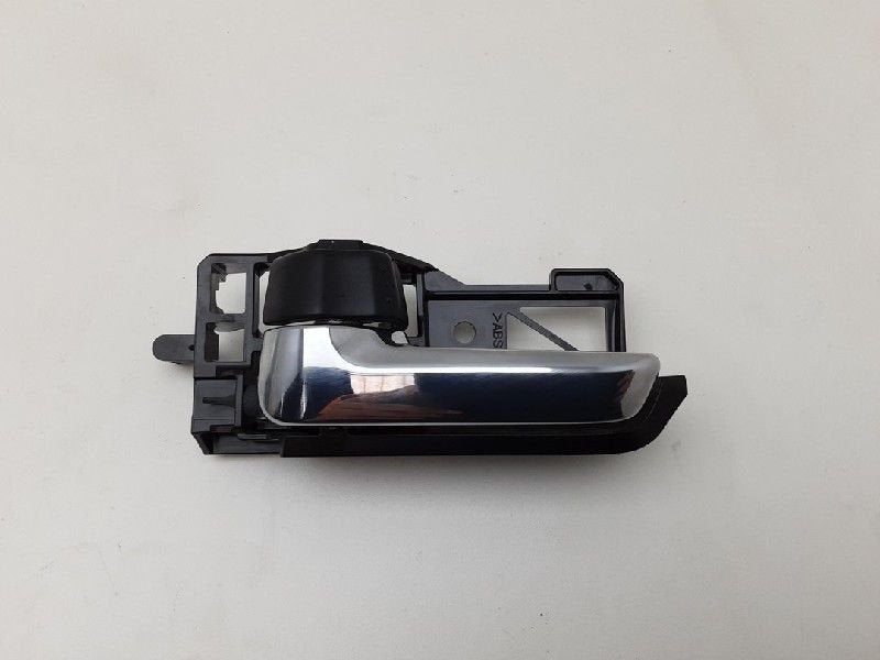 PORTIERGREEP BUITEN LINKS VOOR Suzuki Ignis (MF) (01-2016/-), Gebruikt, Voor, Suzuki