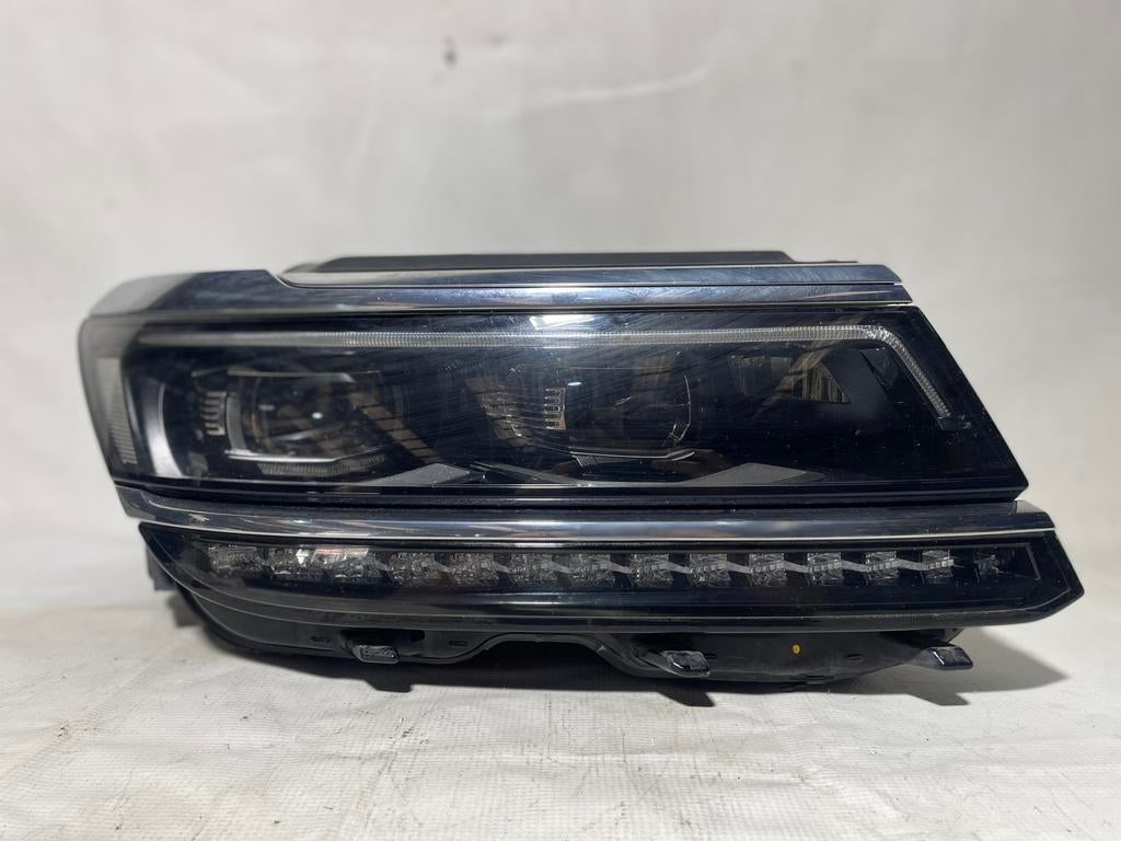 Phare droit 5NB941082A VW TIGUAN, Audi, Enlèvement, Utilisé