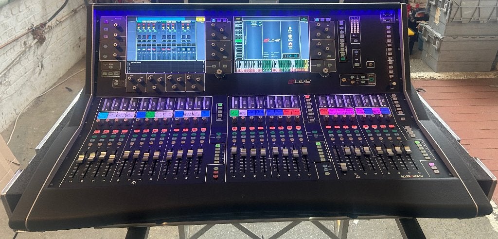 Allen & Heath DLive S5000 surface (alleen surface)., Muziek en Instrumenten, Mengpanelen, Ophalen, Zo goed als nieuw, 20 kanalen of meer