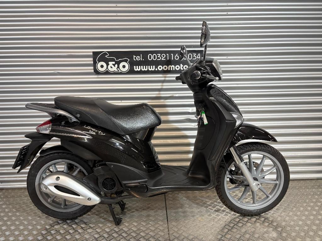 Piaggio Liberty 125 + 1 jaar Garantie + GRATIS onderhoud!, Motoren, Scooter, Occasion, Bedrijf, 125 cc