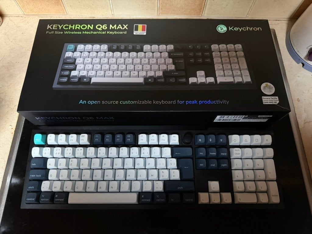 Keychron Q6 Max - Banana switches, Computers en Software, Keychron, Verzenden, Azerty, Zo goed als nieuw