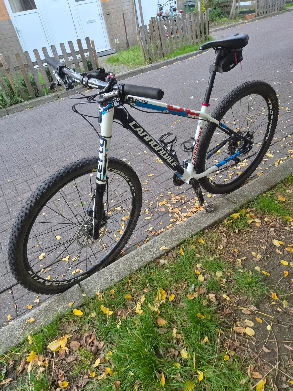 vtt Cannondale Taille M CARBONE  29pouces, Vélos & Vélomoteurs, Enlèvement ou Envoi
