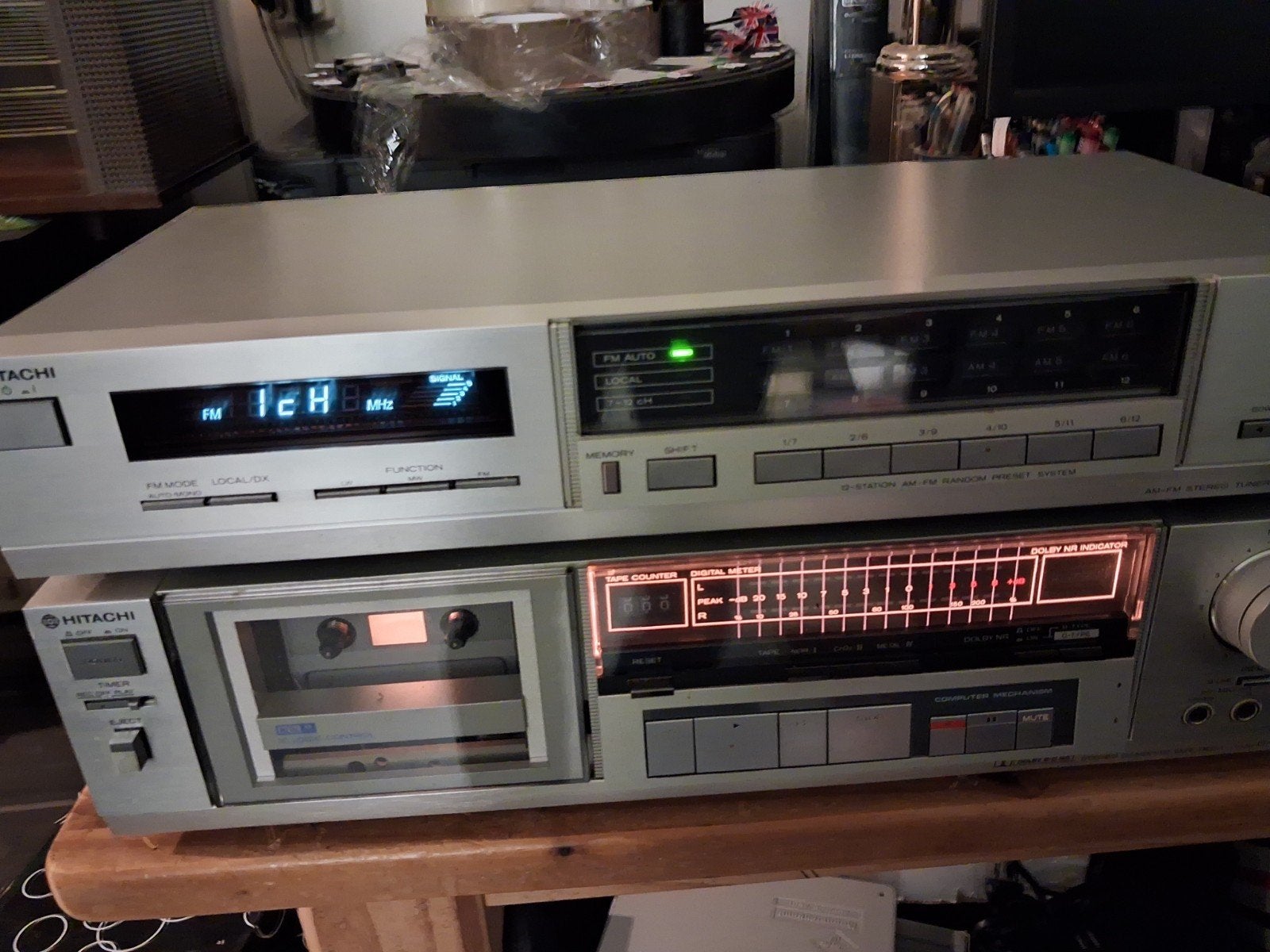 Tuner Hitachi FT-M44L et lecteur de cassettes D-E44, TV, Hi-fi & Vidéo, Decks cassettes, Tape counter, Enlèvement ou Envoi