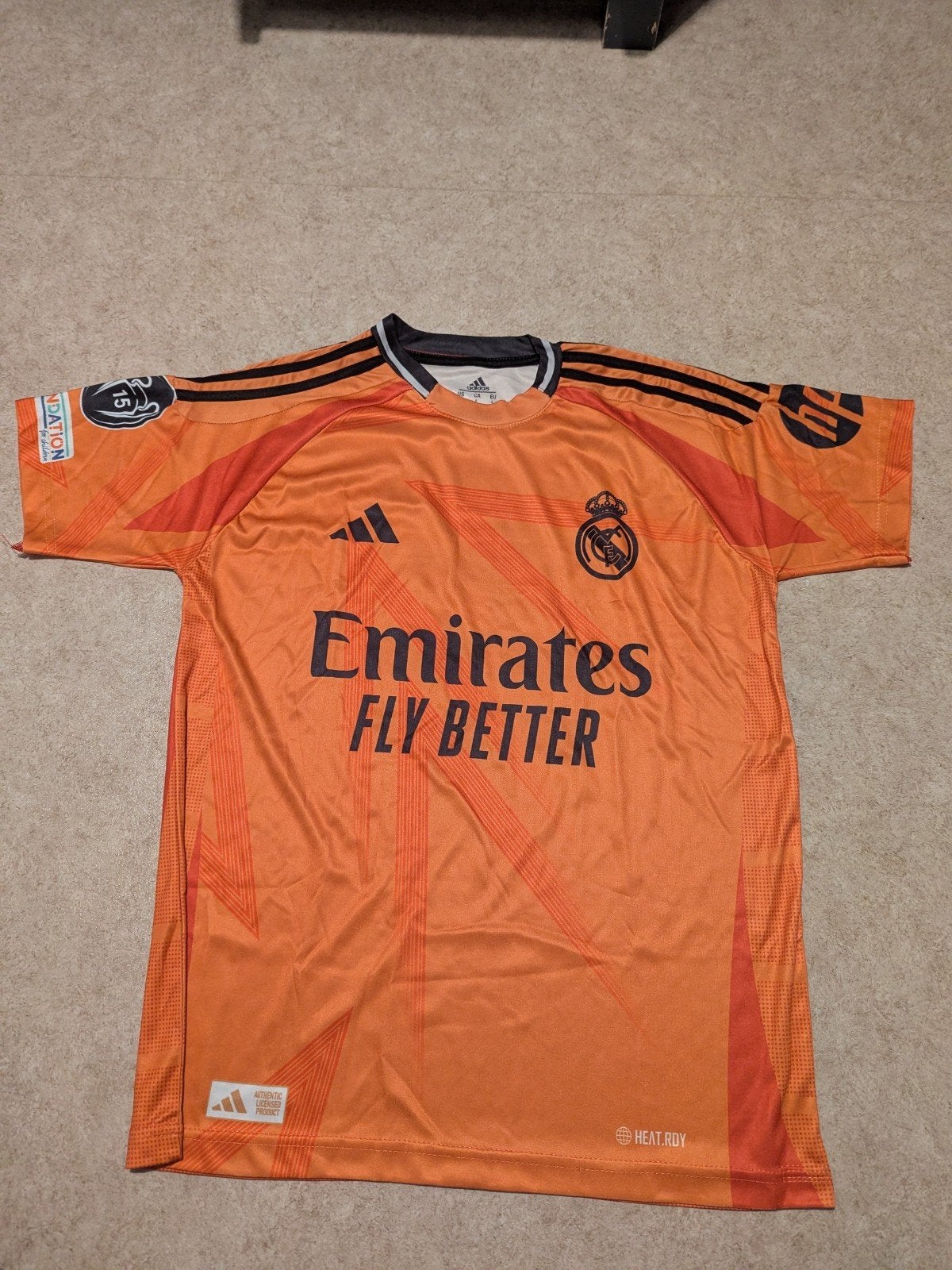 maillot et short Real Madrid bellingham, Sports & Fitness, Enlèvement, Maillot