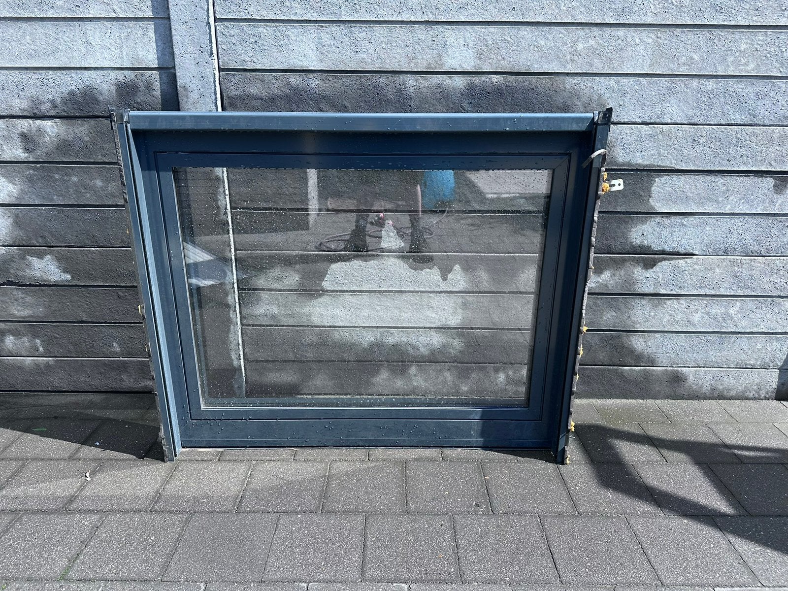 Aluminium raam, Ophalen, Zo goed als nieuw, Aluminium