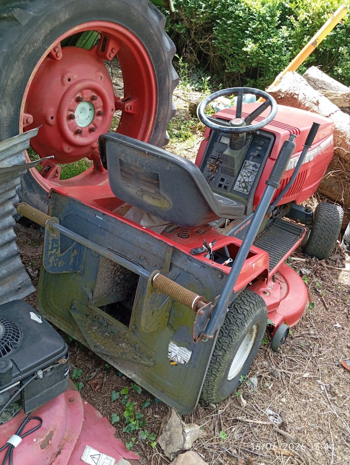Tracteur tondeuse pour pièces ou à réparer, Enlèvement