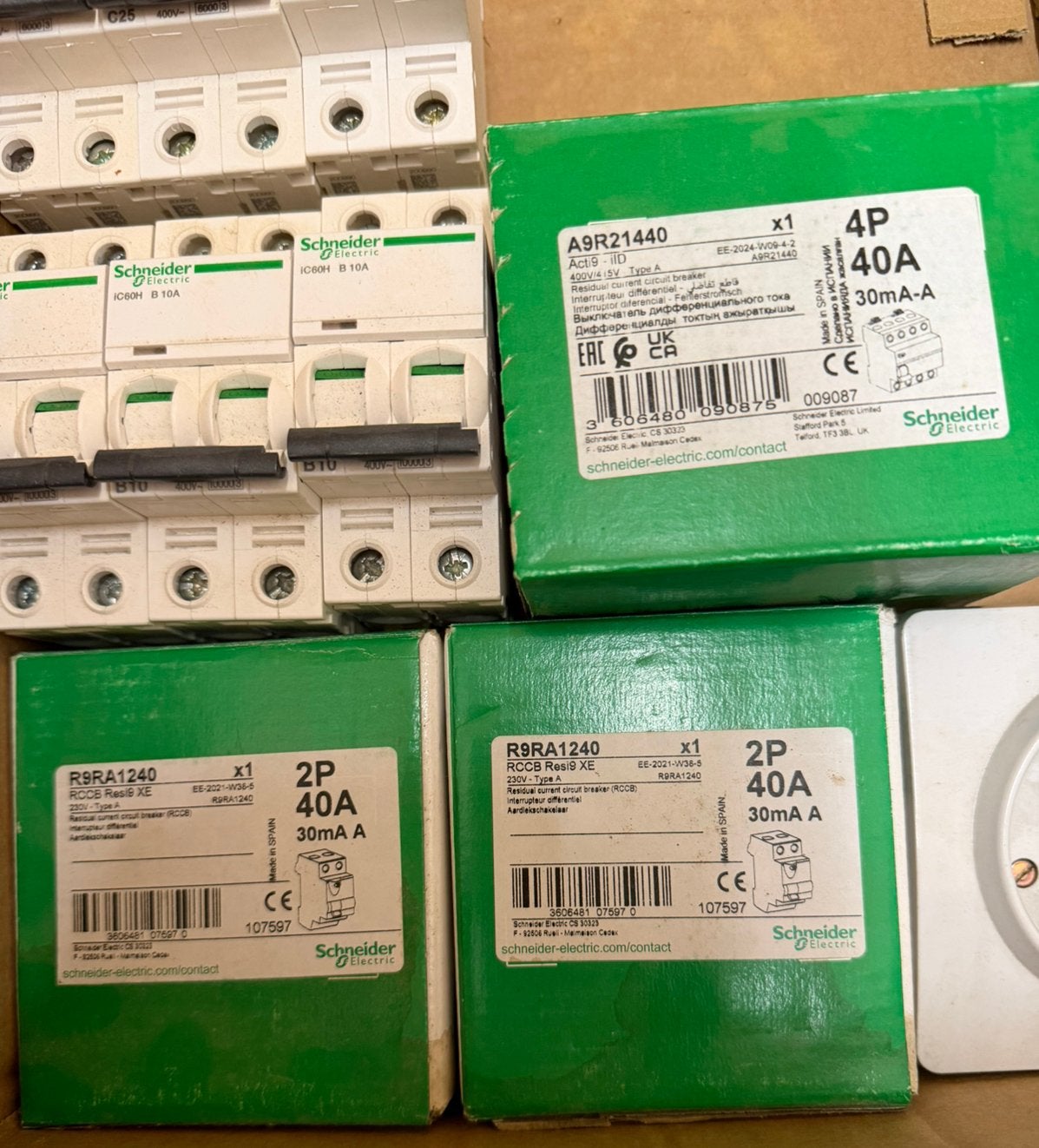 Schneider 3 verliesstroomschakelaar + 6 automaat schneider, Doe-het-zelf en Bouw, Elektriciteit en Kabels, Nieuw, Ophalen of Verzenden