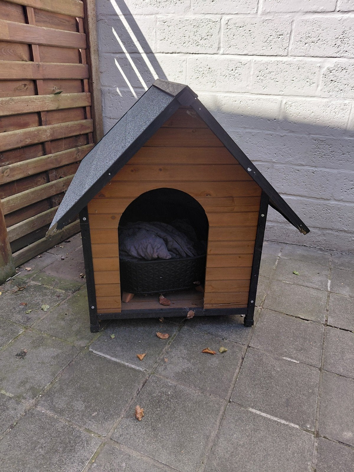 niche chien en bois, Enlèvement