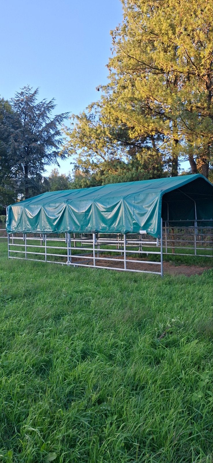 dubbele schuilstal, Dieren en Toebehoren