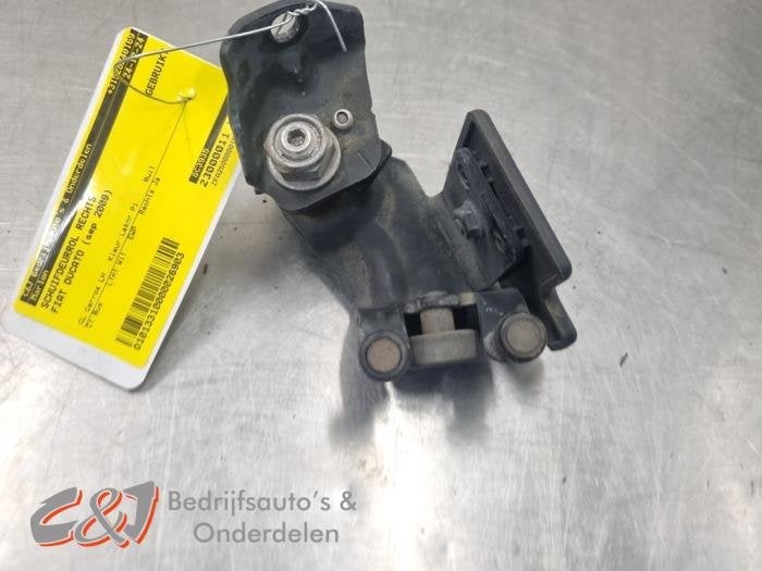 Roulette porte coulissante droite d'un Fiat Ducato (EWP), -, 3 mois de garantie, Utilisé, Fiat