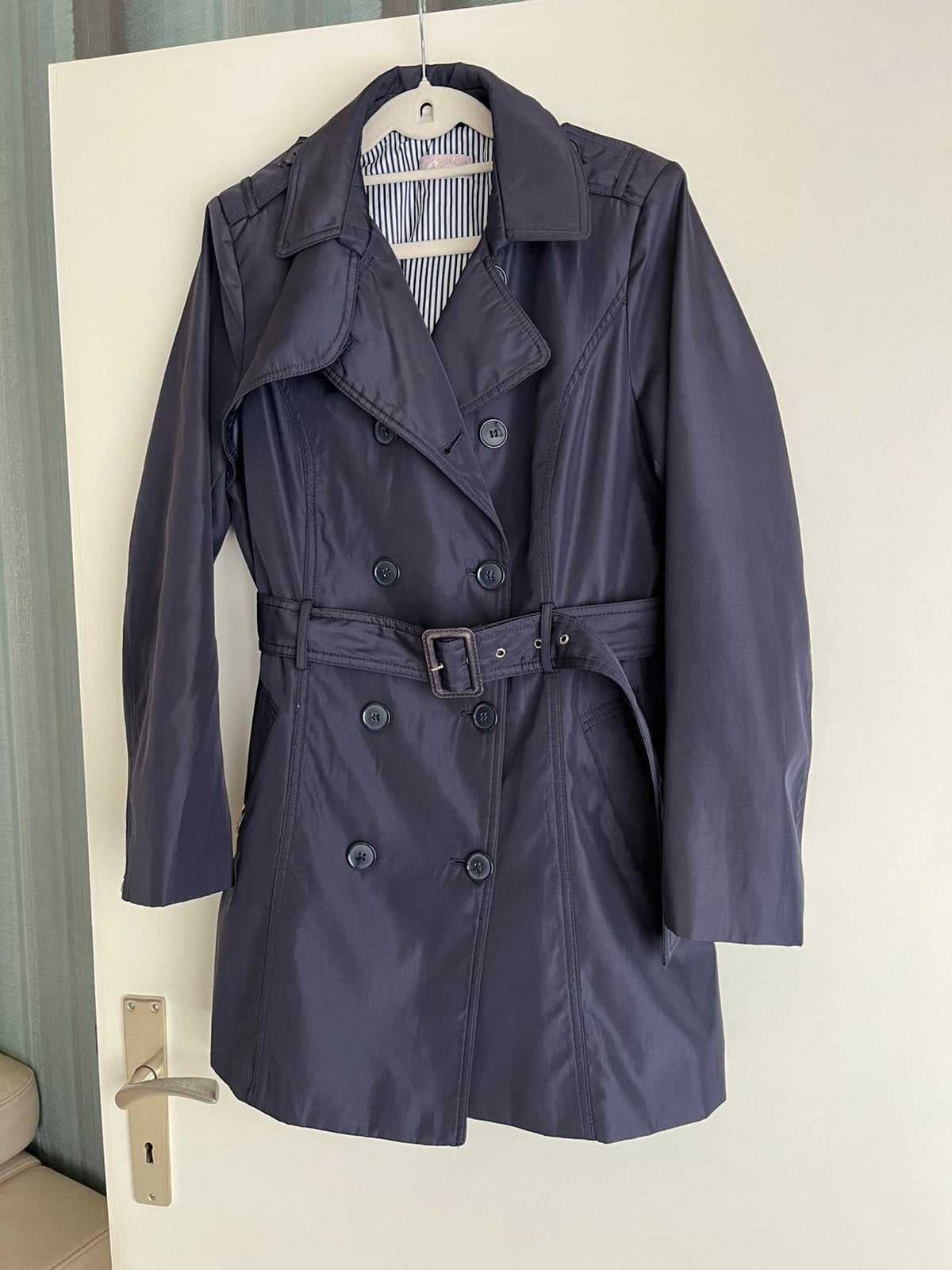 Jas met riem Cassis, Ophalen of Verzenden, Gedragen, Maat 42/44 (L), Blauw