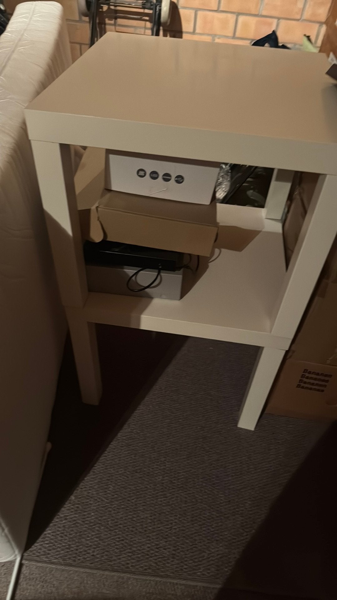 2 witte tafeltjes ikea, Ophalen, Zo goed als nieuw