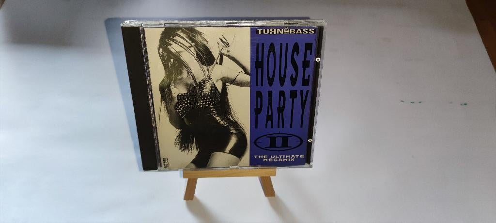 Turn up the Bass House Party 2 - The ultimate Megamix 91, Ophalen of Verzenden, Gebruikt, Dance Populair