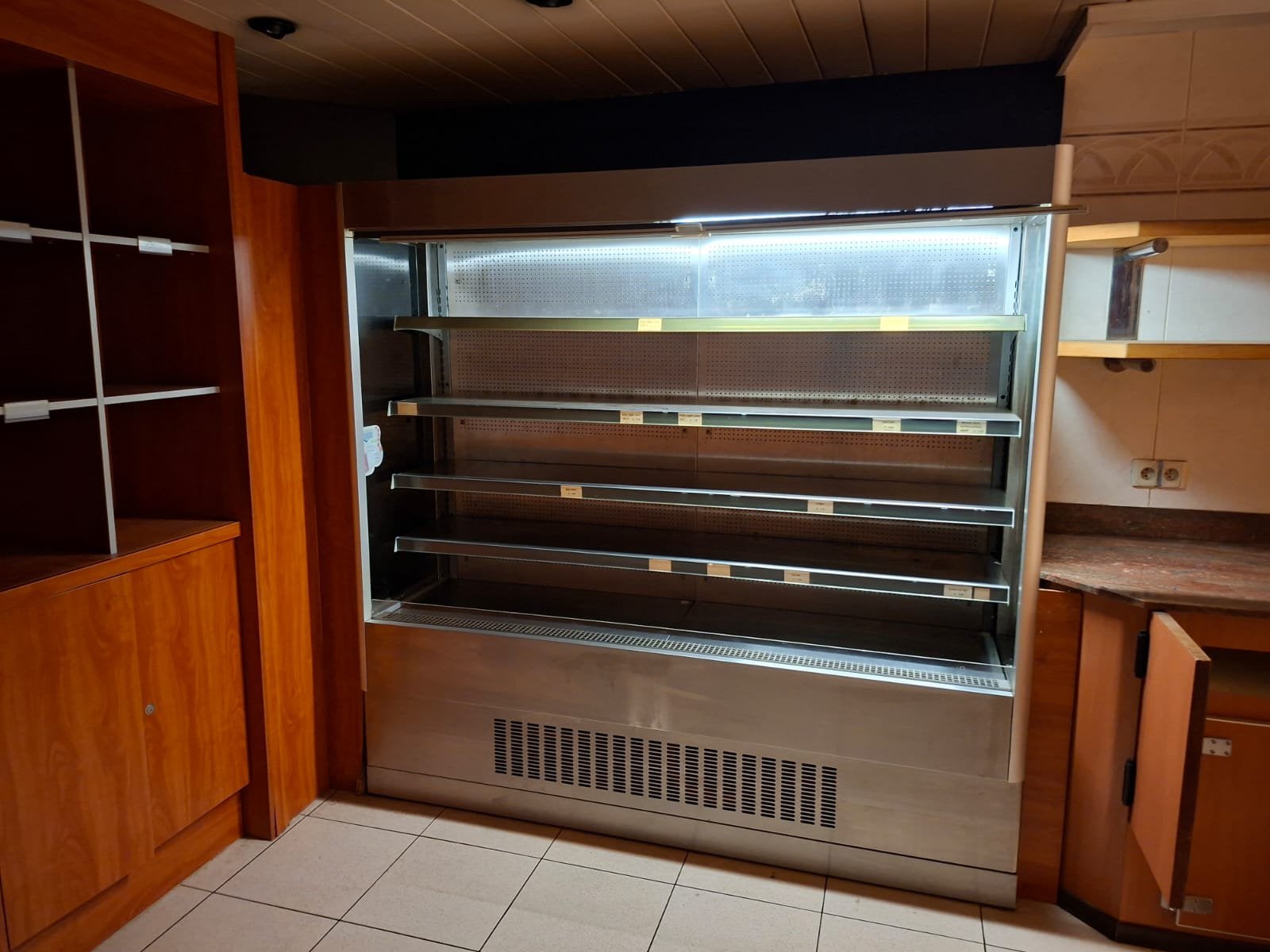 Professionele gekoelde wandvitrine / koelmeubel inox, Ophalen