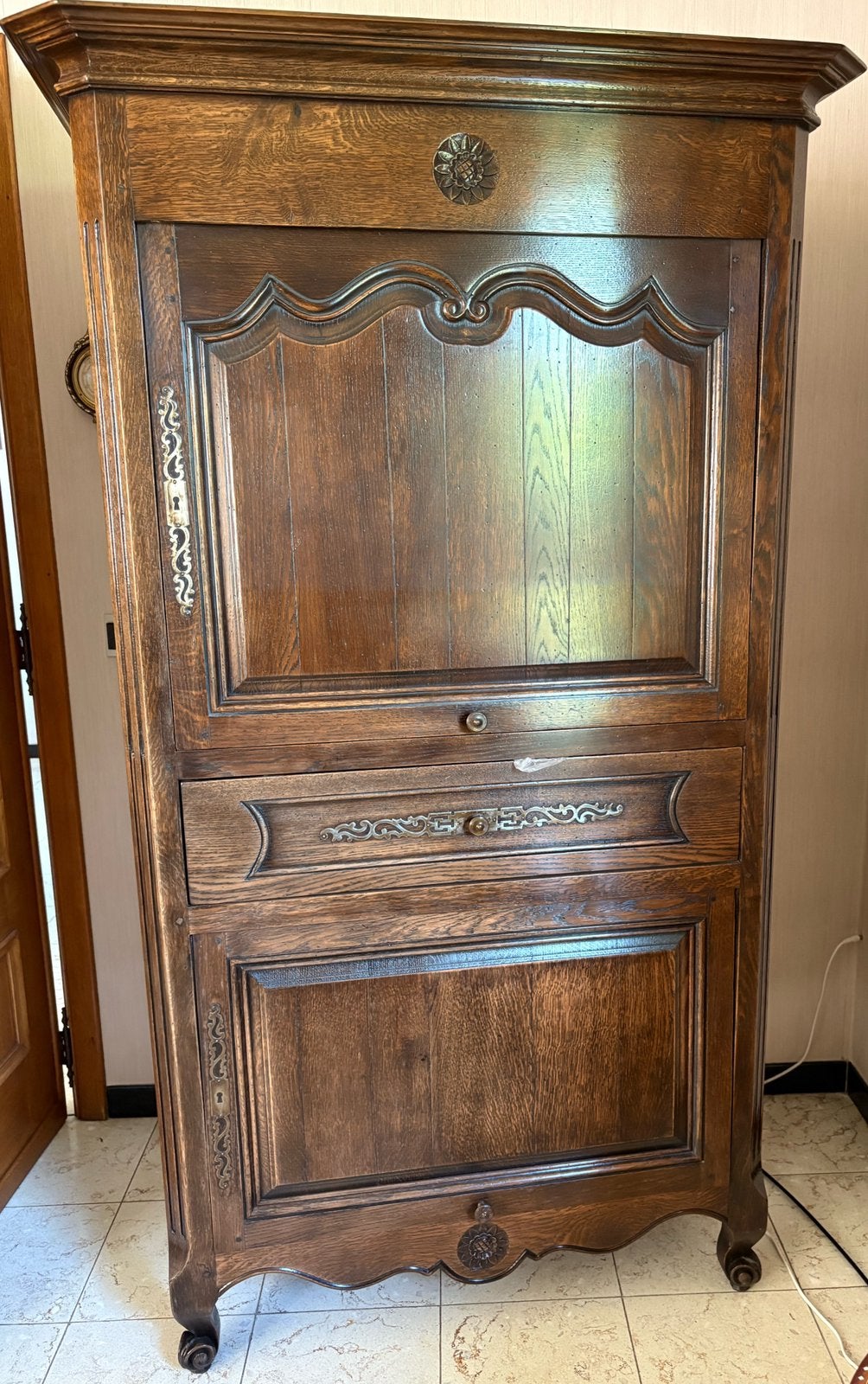 Ancien meuble en chêne (bar ou téléviseur), Enlèvement