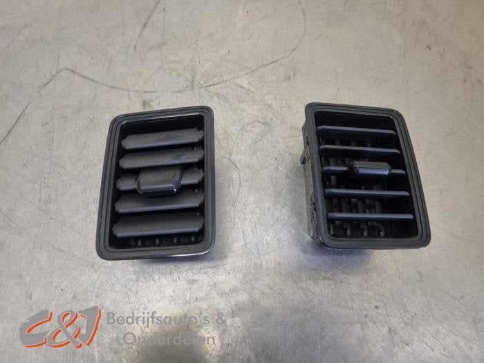 Grille aération tableau de bord d'un Volkswagen Crafter, Volkswagen, -, 3 mois de garantie, Utilisé