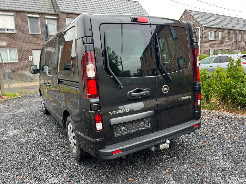 Opel Vivaro L1 8 PLAATSEN Gekeurd voor verkoop, Achat, Boîte manuelle, Entretenue par le concessionnaire, Noir