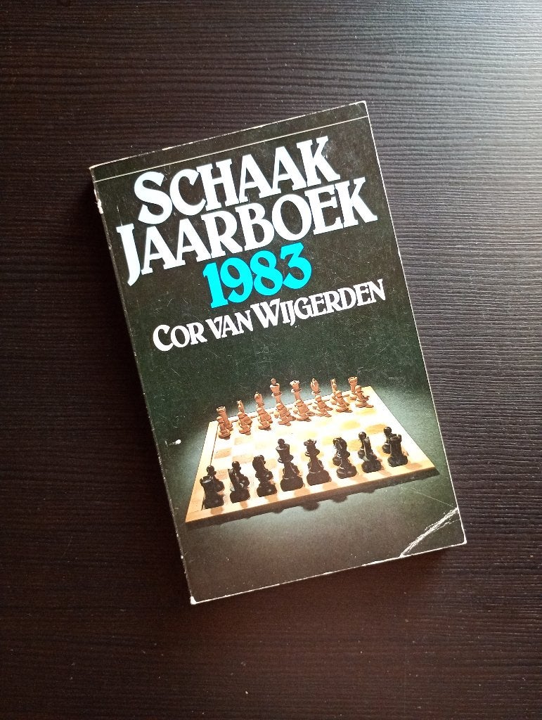 Schaakjaarboek 1983, Hobby & Loisirs créatifs, Sport cérébral & Puzzles, Enlèvement ou Envoi, Moins de 500 pièces, Comme neuf
