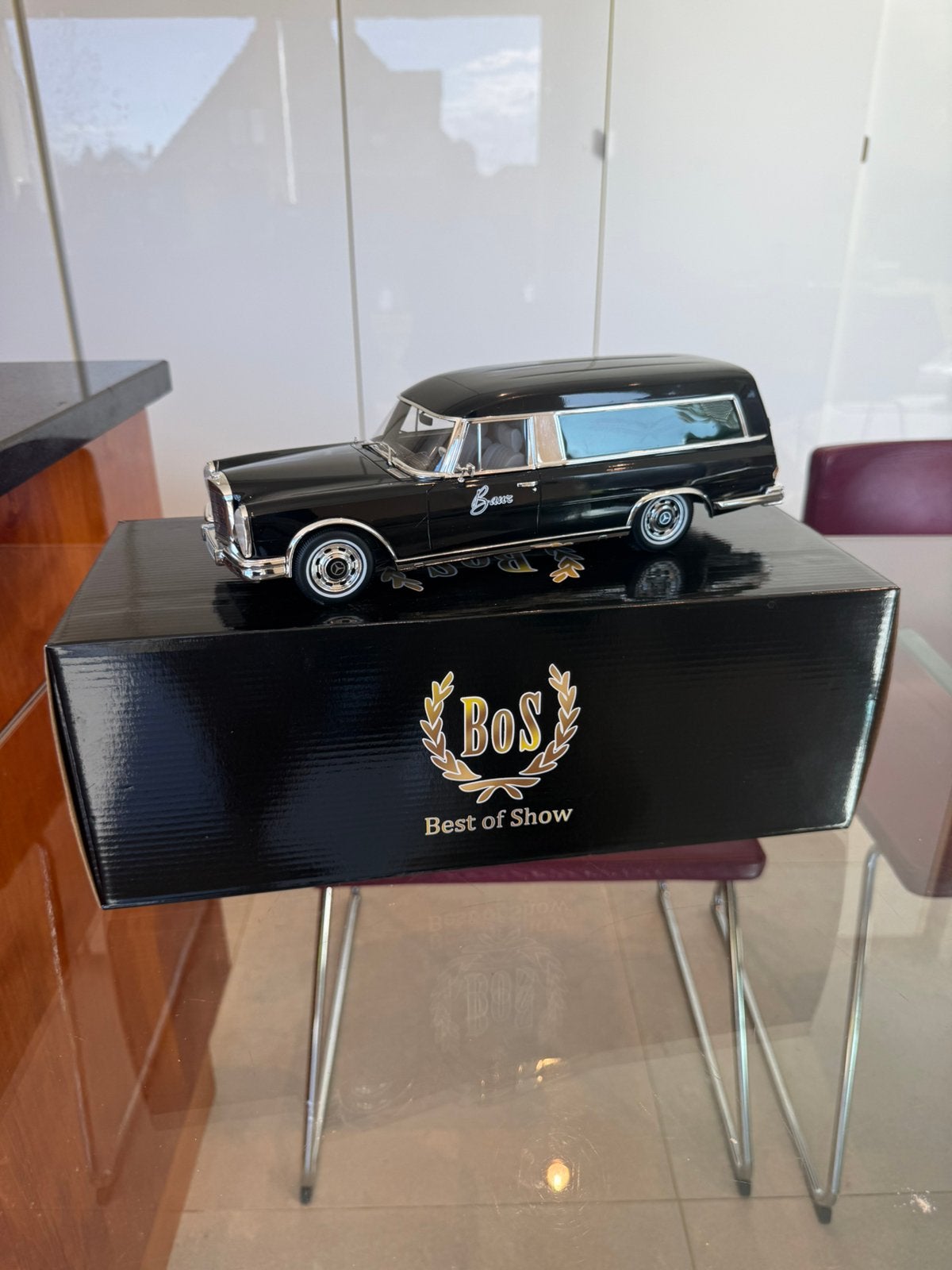 corbillard Mercedes-Benz 600 Pollmann 1969 1/18  BoS-Models, Enlèvement ou Envoi, Comme neuf