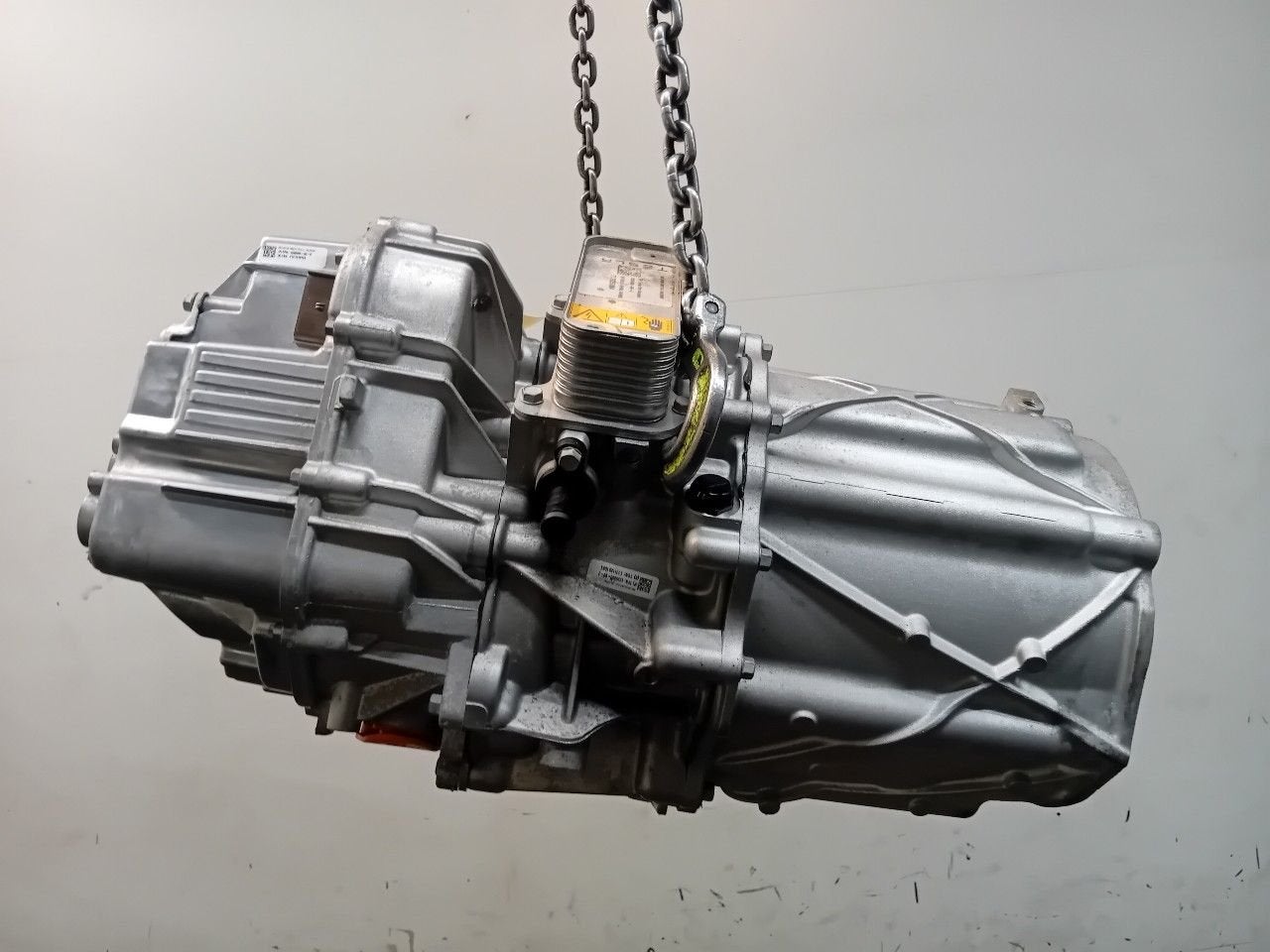 Motor diverse Tesla Model S, Onderdelen@venauto.nl, Van der Ven Autorecycling B.V., Gebruikt, Ettenseweg 76, 4706 PB Roosendaal, The Netherlands