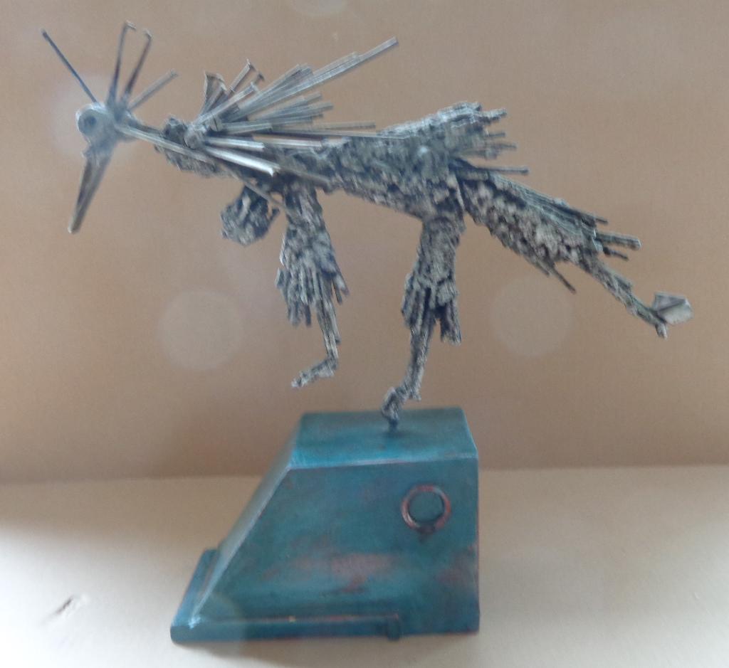 ROGER VAN BELLEGHEM / SPIJKERVOGEL / ASSEMBLAGE / H= 40cm, Statue, Oiseau, Composites, Enlèvement