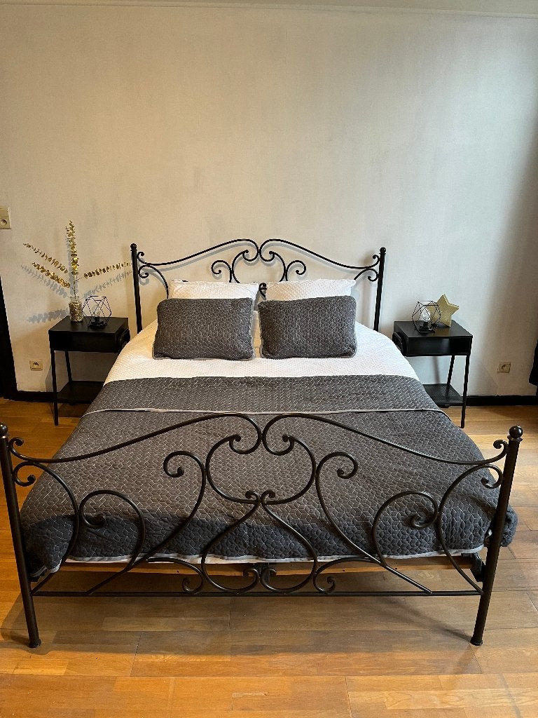 Lit double 200x160, Maison & Meubles, Chambre à coucher | Lits, Enlèvement