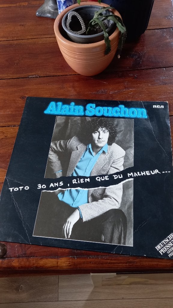 Vinyl 33t alain souchon "toto 30 ans ,rien que du malhe, Ophalen, Gebruikt, Pop